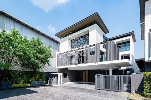 Beautiful, Brand New, 3 Story, 4 Bedrooms House For Sale at Urban Reserve Rama9-Motorway